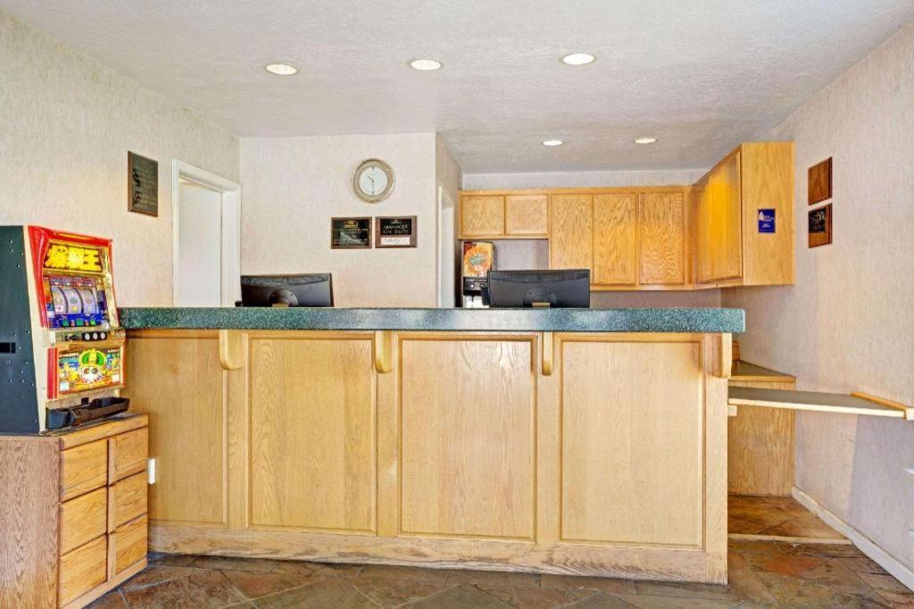 Howard Johnson By Wyndham South Lake Tahoe Esterno foto