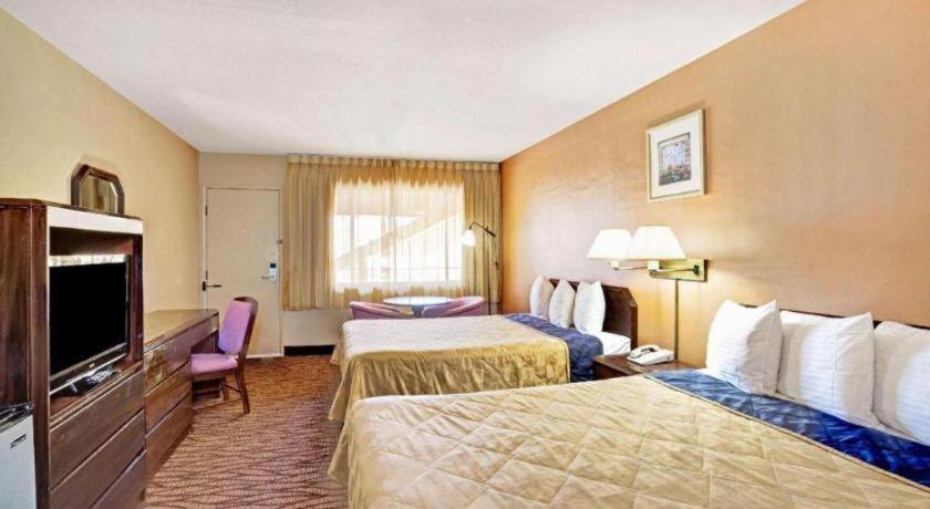Howard Johnson By Wyndham South Lake Tahoe Esterno foto