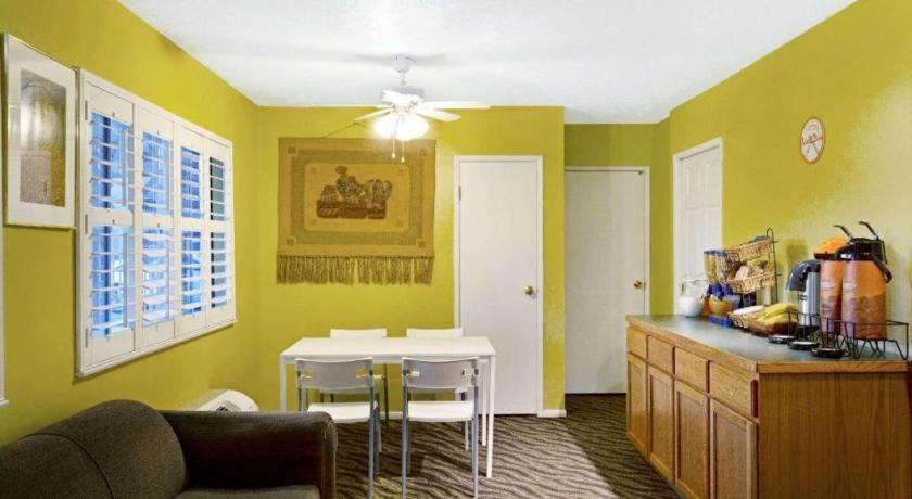 Howard Johnson By Wyndham South Lake Tahoe Esterno foto
